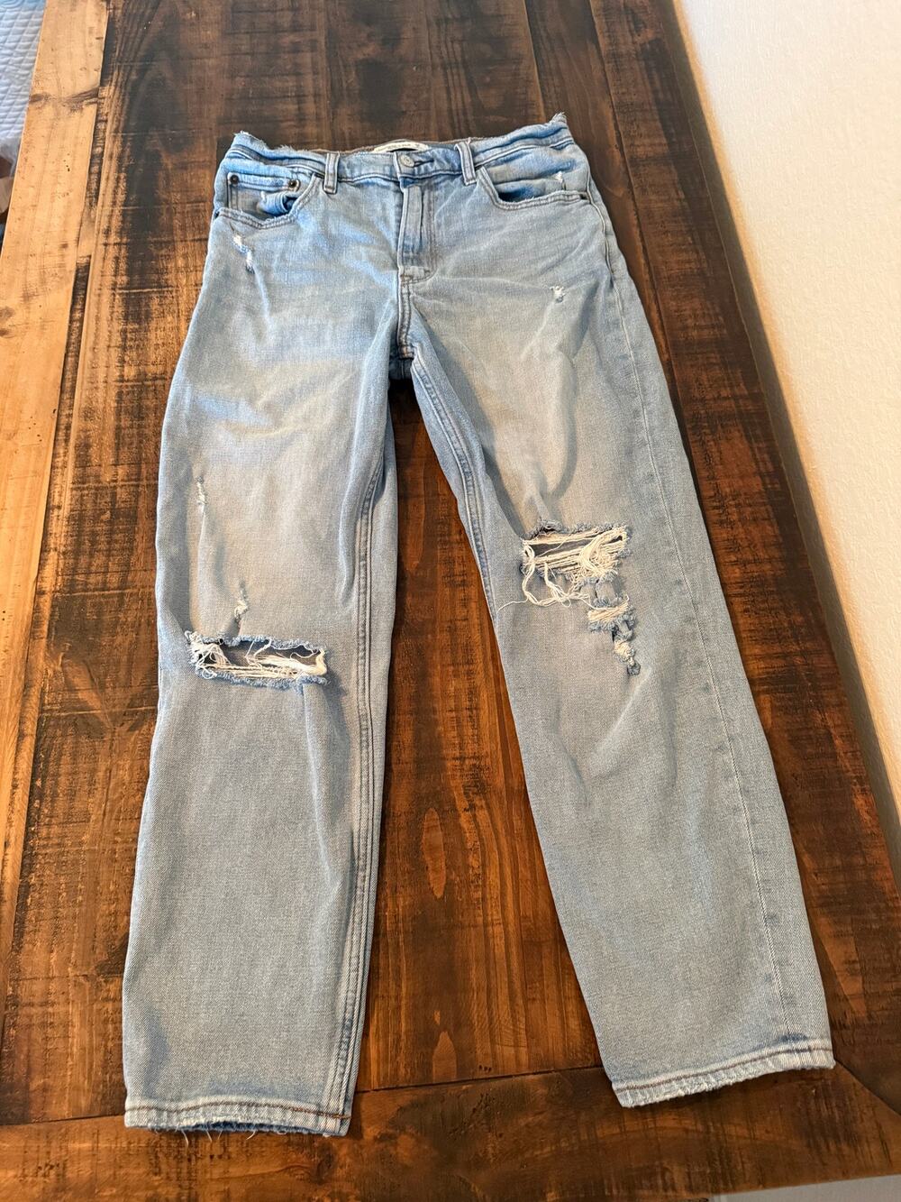 Abercrombie & Fitch The Mom High Rise Jeans 28 6R Light Wash Distressed